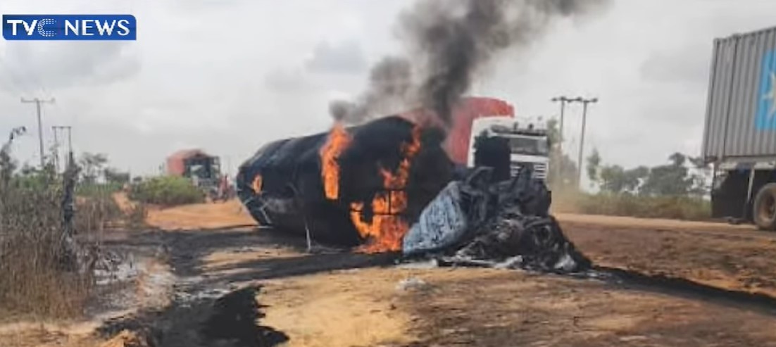 48 muertos tras explosión de un camión cargado con gasolina en Nigeria