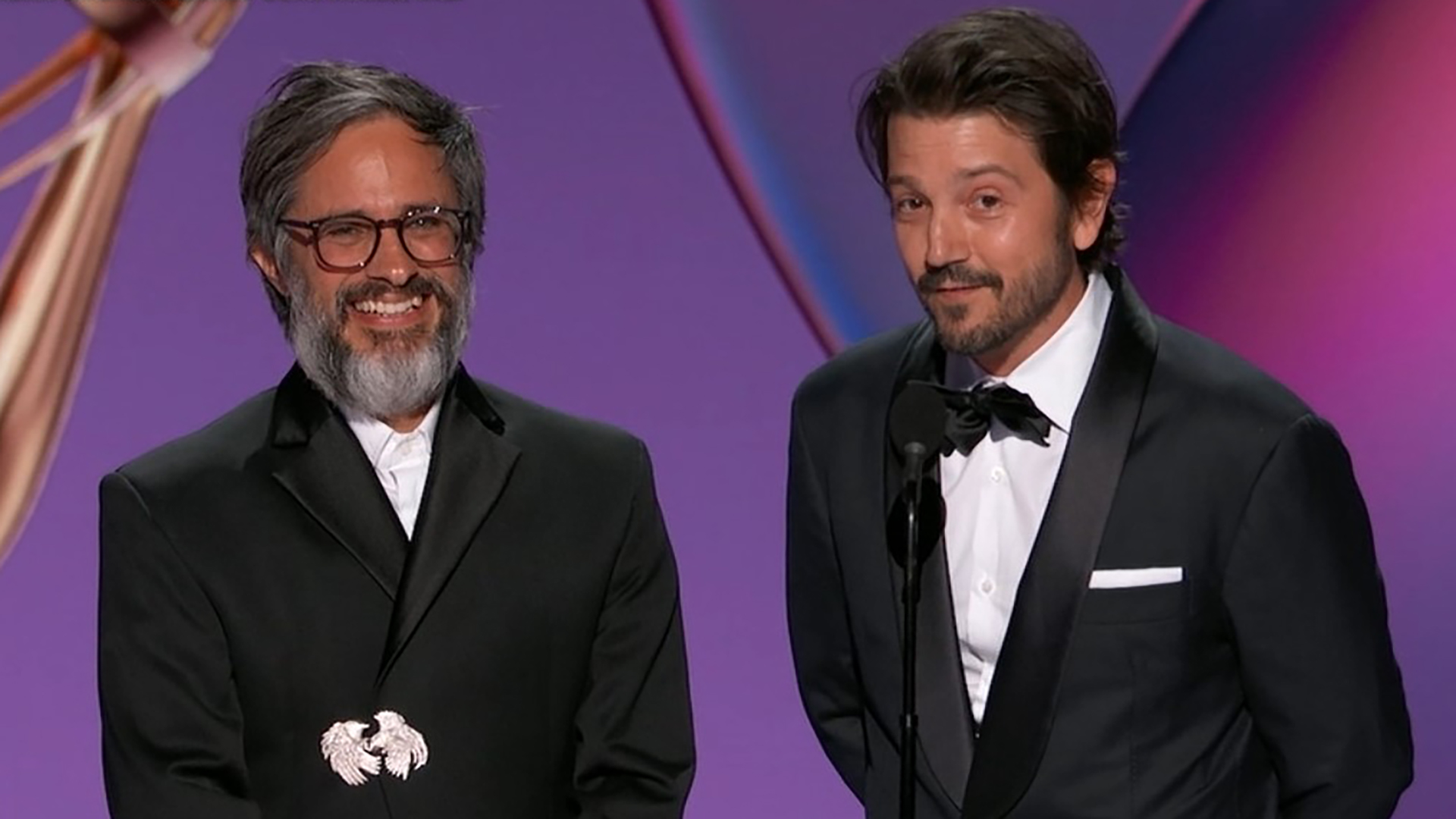 Gael García Bernal y Diego Luna dieron el toque latino a los Premios Emmy 2024