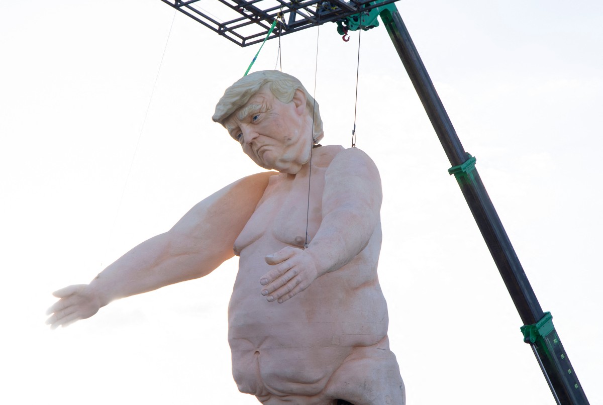 Una estatua de Donald Trump desnudo dará la bienvenida a Las Vegas