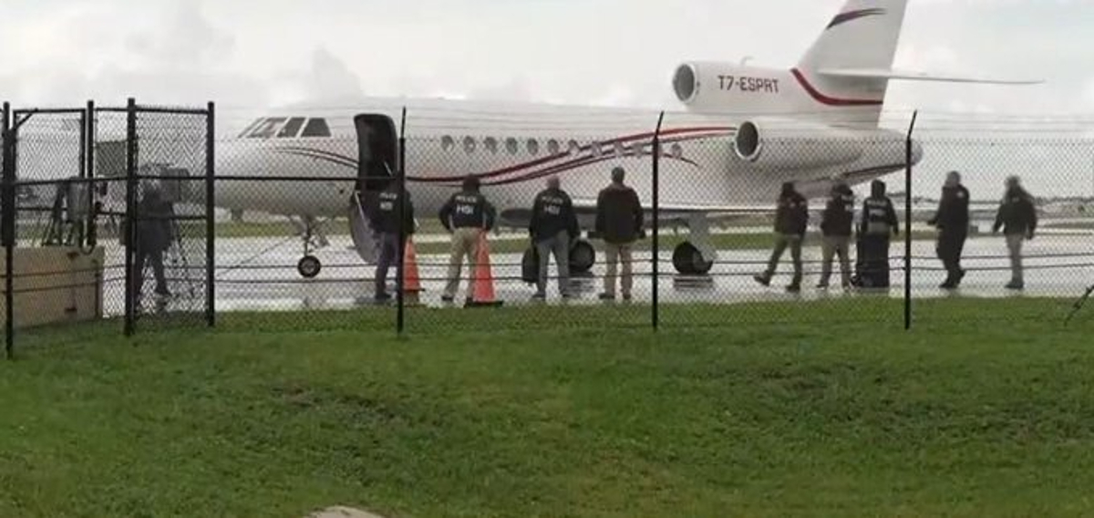 Is the Falcon 900EX seized in the Dominican Republic a “presidential plane”?