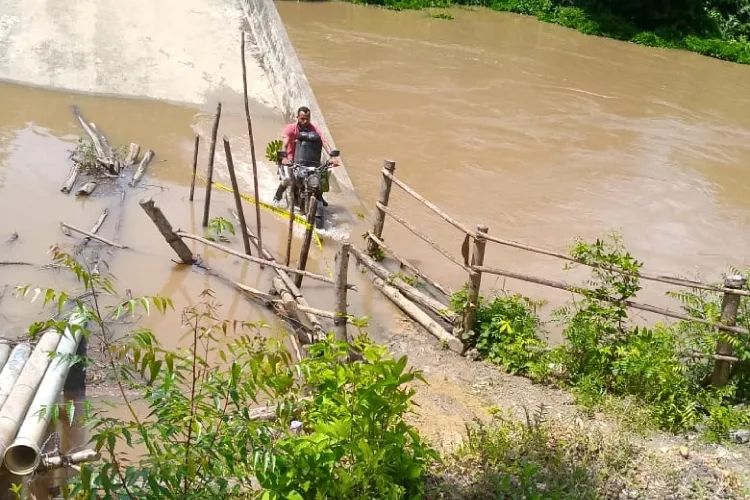 Anzoátegui: comunidad indígena San Lorenzo teme quedar incomunicada por colapso de puente