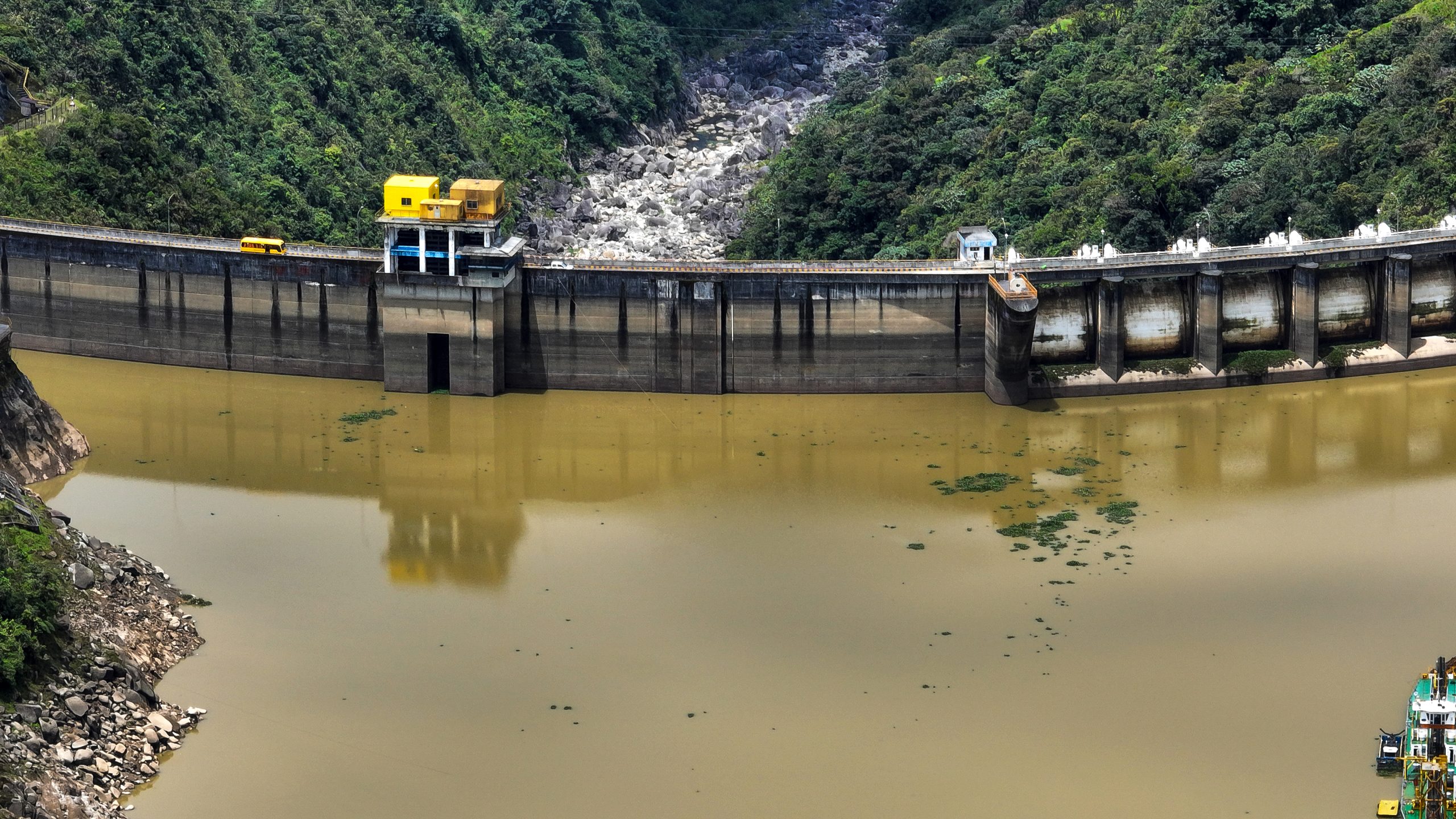 Ecuador sufrirá apagones nocturnos por crisis energética causada por la sequía