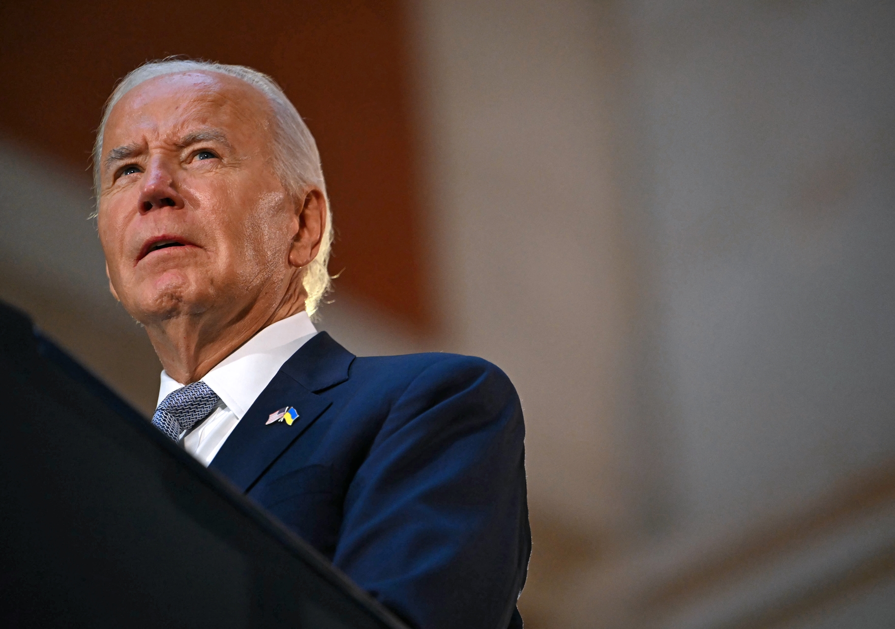 Biden anuncia que EE UU facilitará a Ucrania armas de largo alcance