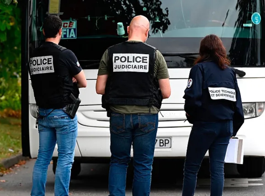 hombre cuchilladas París