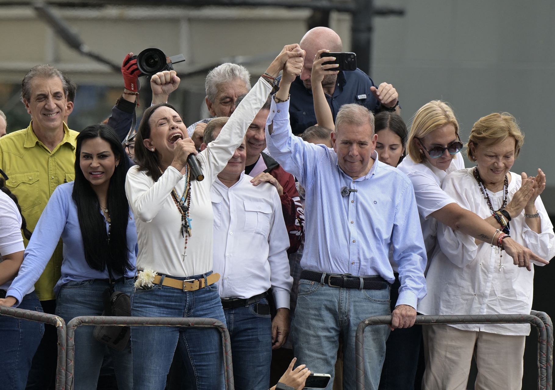 Edmundo González y María Corina Machado agradecen al Senado de Colombia