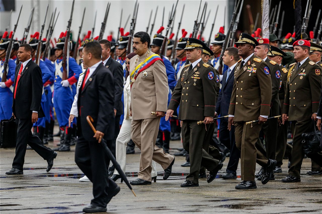 militares en la administración pública