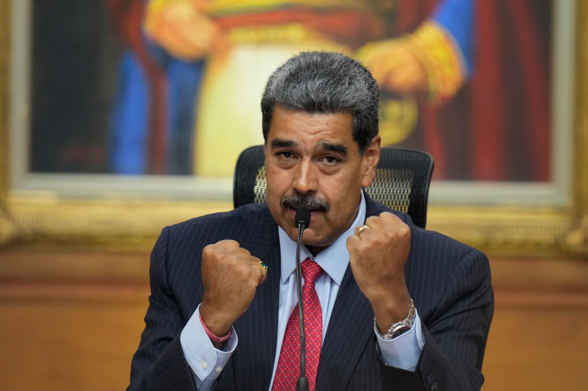 Maduro pide no aceptar equipos electrónicos como regalos de Navidad: aquí la razón