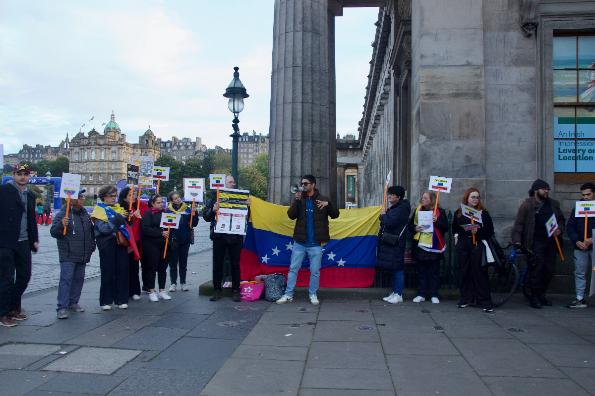 Hasta en Escocia resonó la voz de los venezolanos contra el fraude de Maduro