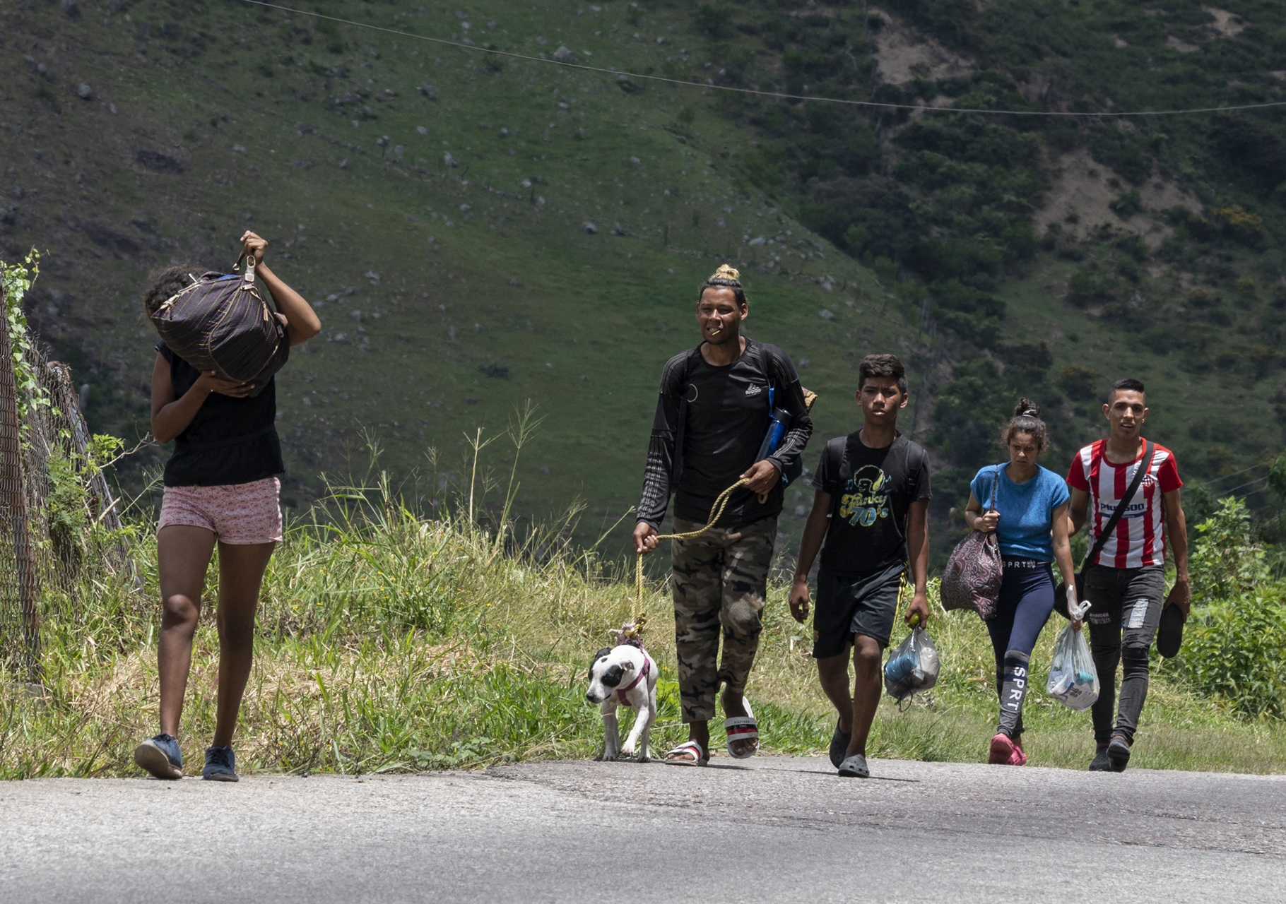 Colombia estudia posibilidad de permitir trabajo a venezolanos en espera de refugio