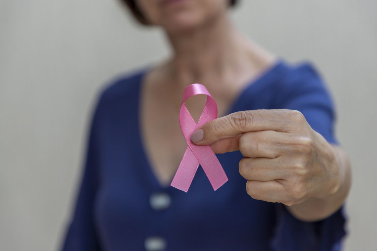 Venezolanas salen en motos y bicicletas para concientizar sobre el cáncer de mama