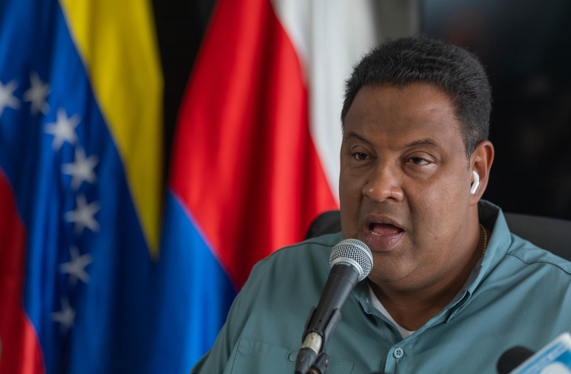 The opposition mayor of Maracaibo and three other local officials arrested in Venezuela