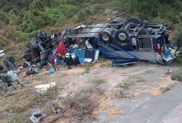 Al menos 24 muertos por accidente carretero en el norte de México