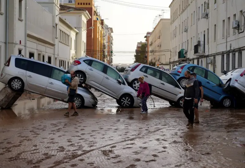 La alerta «tardía» y otras dudas en torno a las peores inundaciones del siglo en España que dejan alrededor de 100 muertos