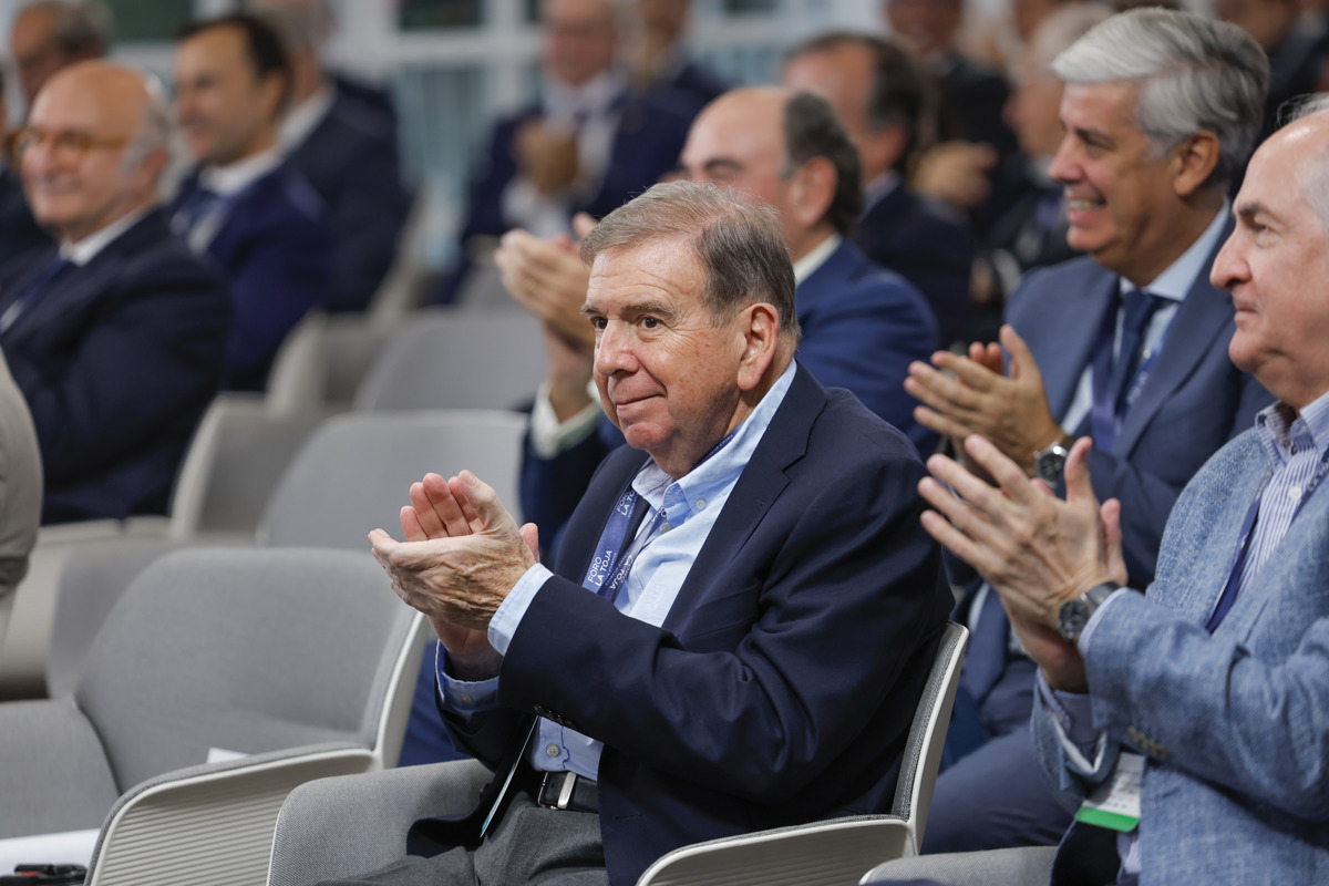 «Es quien ganó las elecciones»: Edmundo González fue homenajeado en el Foro La Toja-Vínculo Atlántico en España