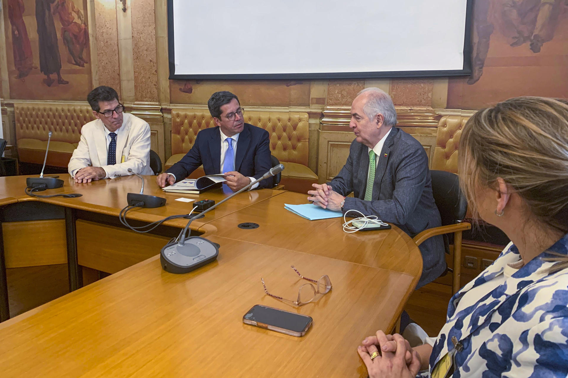 Reunión opositores venezolanos en Lisboa