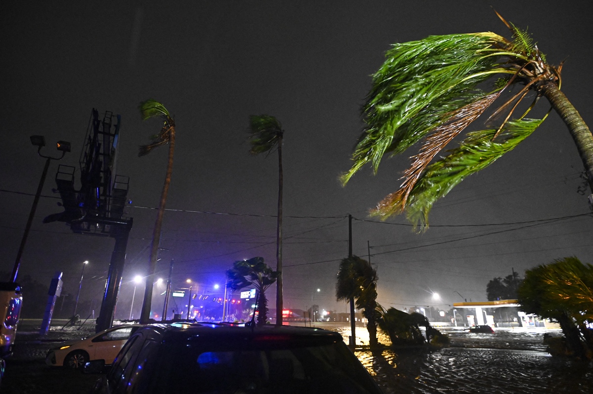 Huracán Milton golpea el centro de Florida con lluvias torrenciales y fuertes ráfagas de viento