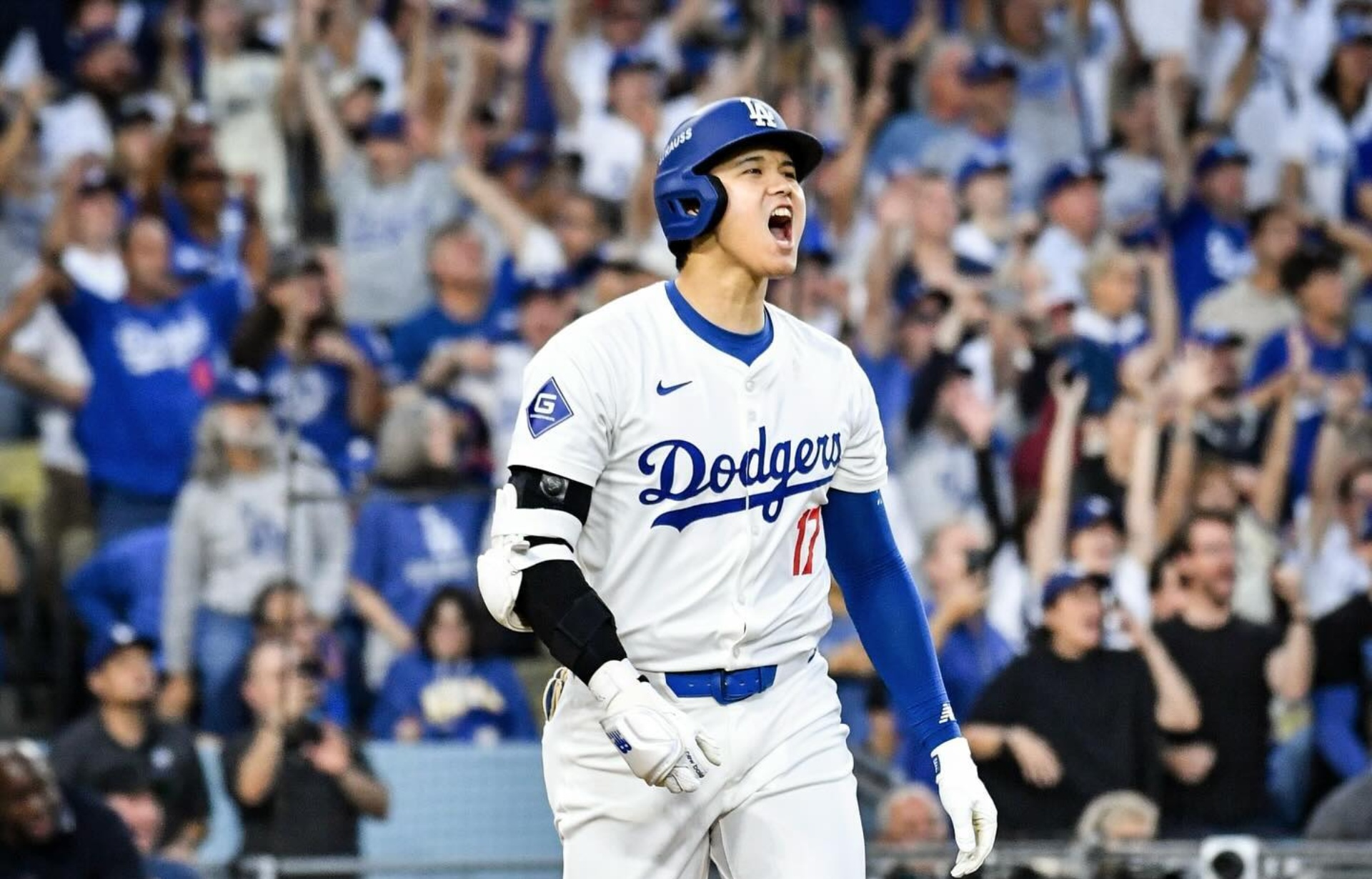 Ohtani debutó en la postemporada con jonrón y ayudó a la victoria de los Dodgers