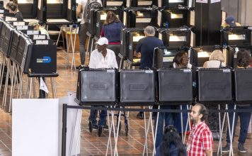 Texas y Florida comienzan a votar, entre cifras récord de participación anticipada en EE UU