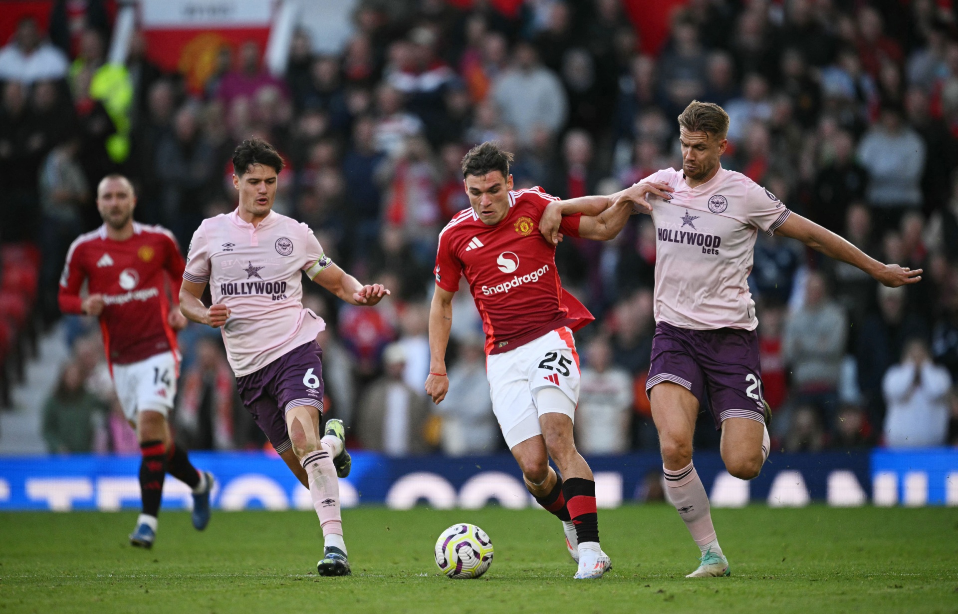 El Manchester United vuelve a ganar con golazo de Garnacho