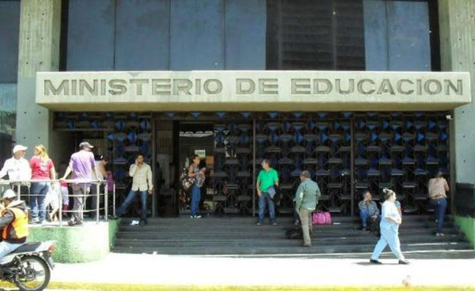 El «plan» de reestructuración del Ministerio de Educación para «rescatar» el sistema educativo