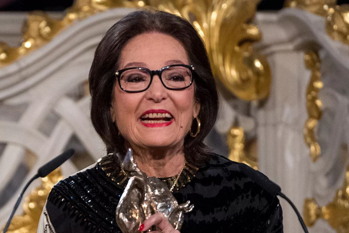 Nana Mouskouri se despedirá de la música con un último álbum