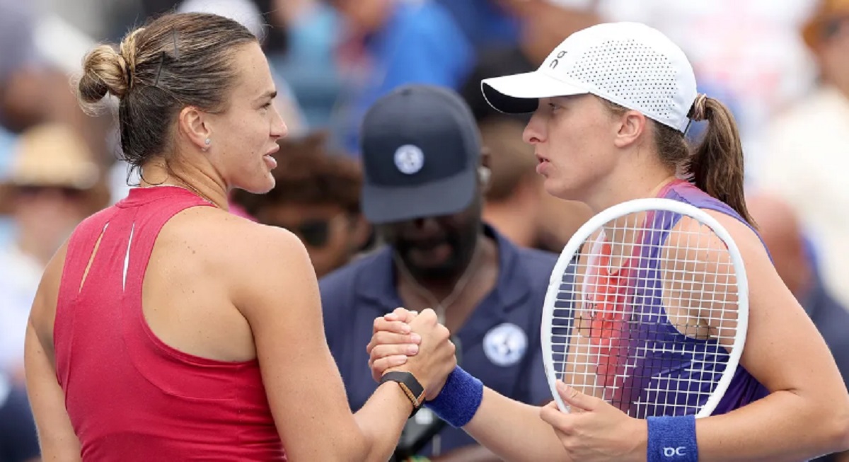 Sabalenka y Swiatek se disputan el número uno en las Finales WTA