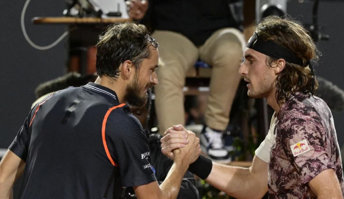 Tsitsipas y Medvedev se enfrentarán en Shanghái