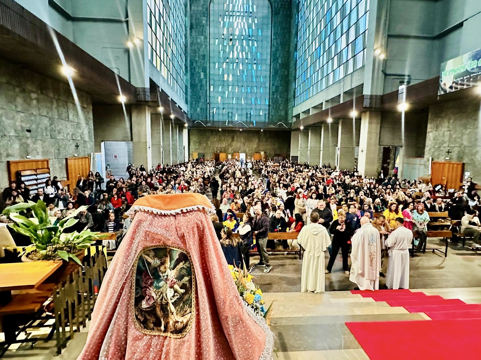 La Virgen de la Chinita descendió en Madrid