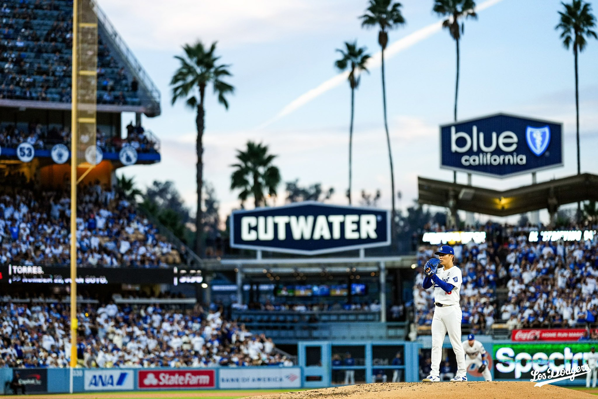 Dodgers ganan el segundo a los Yankees y se van con ventaja a Nueva York