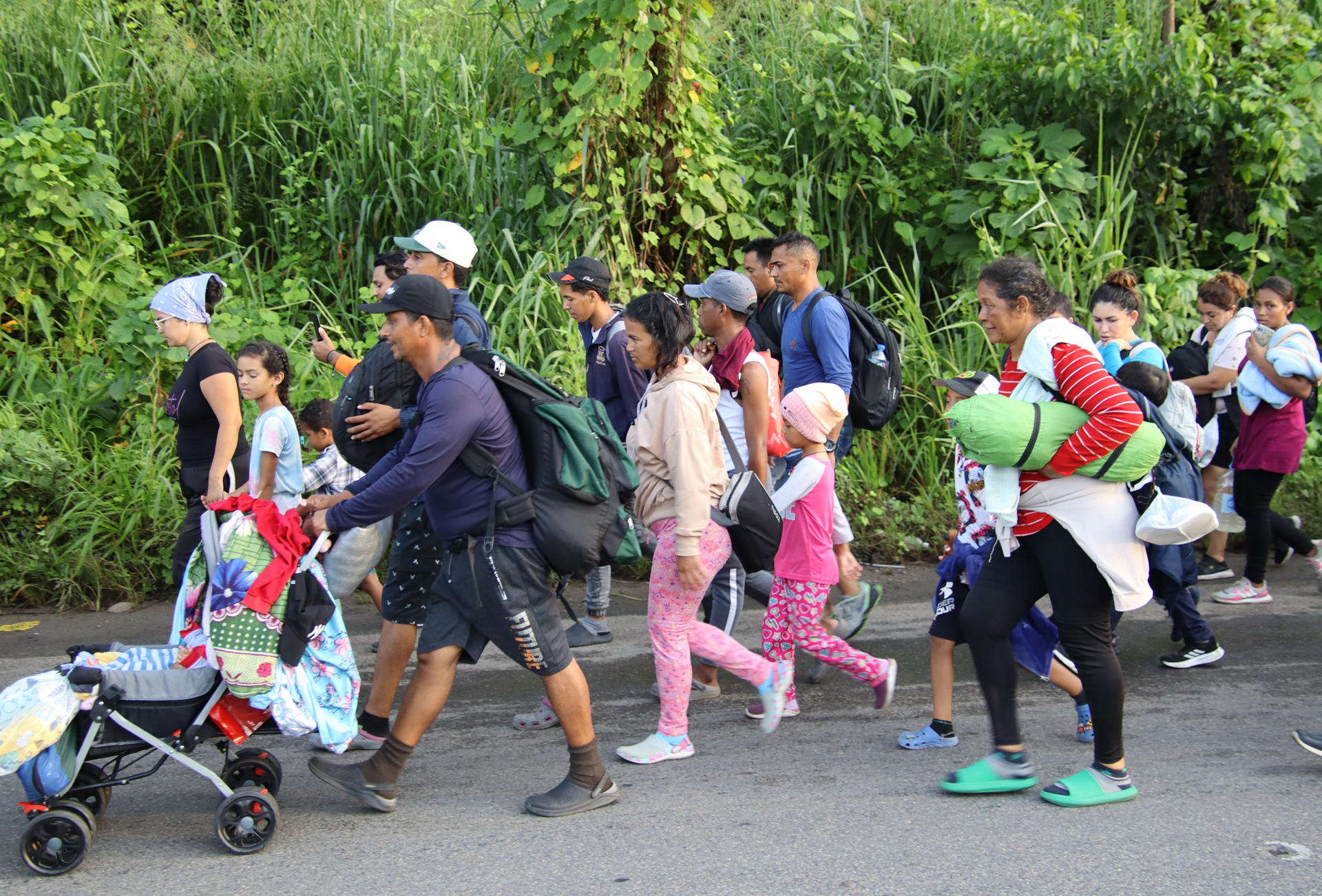 Una caravana de migrantes sale desde el sur de México ante la falta de empleo y seguridad