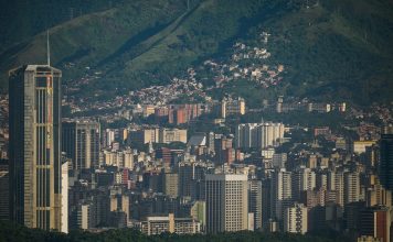 Multarán con 30 euros a quienes laven o hagan mecánica de vehículos en las calles de Caracas