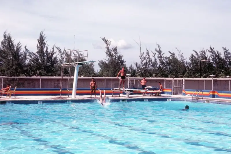 Imagen de archivo de 1981 del Batallón de Construcción Naval de EE. UU. en la piscina de Diego García. Getty Images 