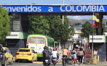 Gobierno de Colombia volverá a administrar permisos para el transporte terrestre con Venezuela