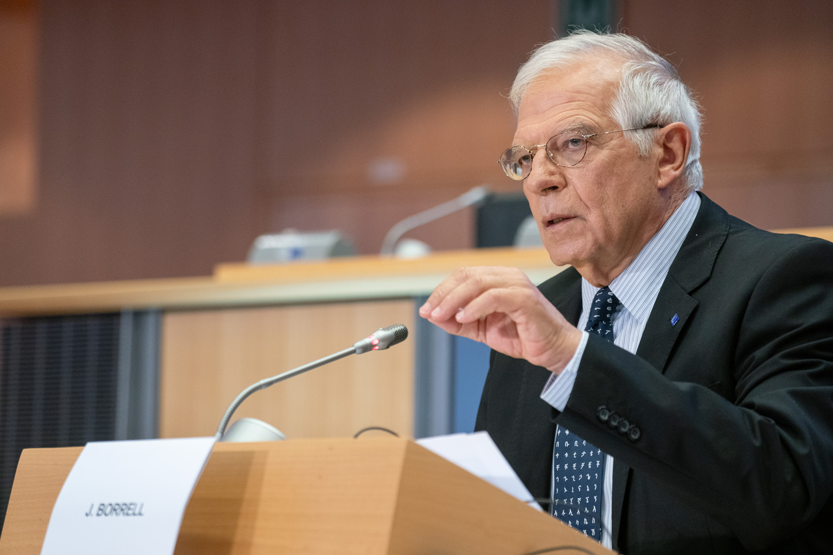 Josep Borrell: Solución a la crisis venezolana debe surgir de la presión internacional