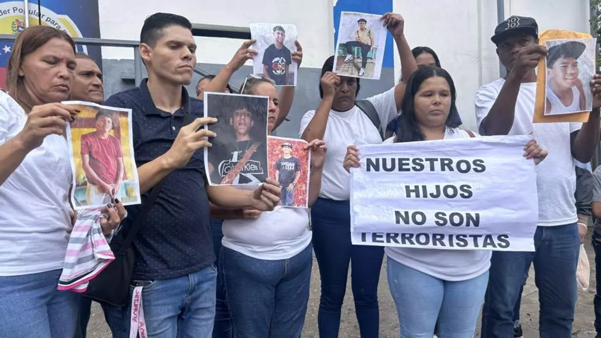 “Los tenían en una celda que llaman La Llorona en el Inframundo”: madres de menores detenidos piden la libertad de sus hijos