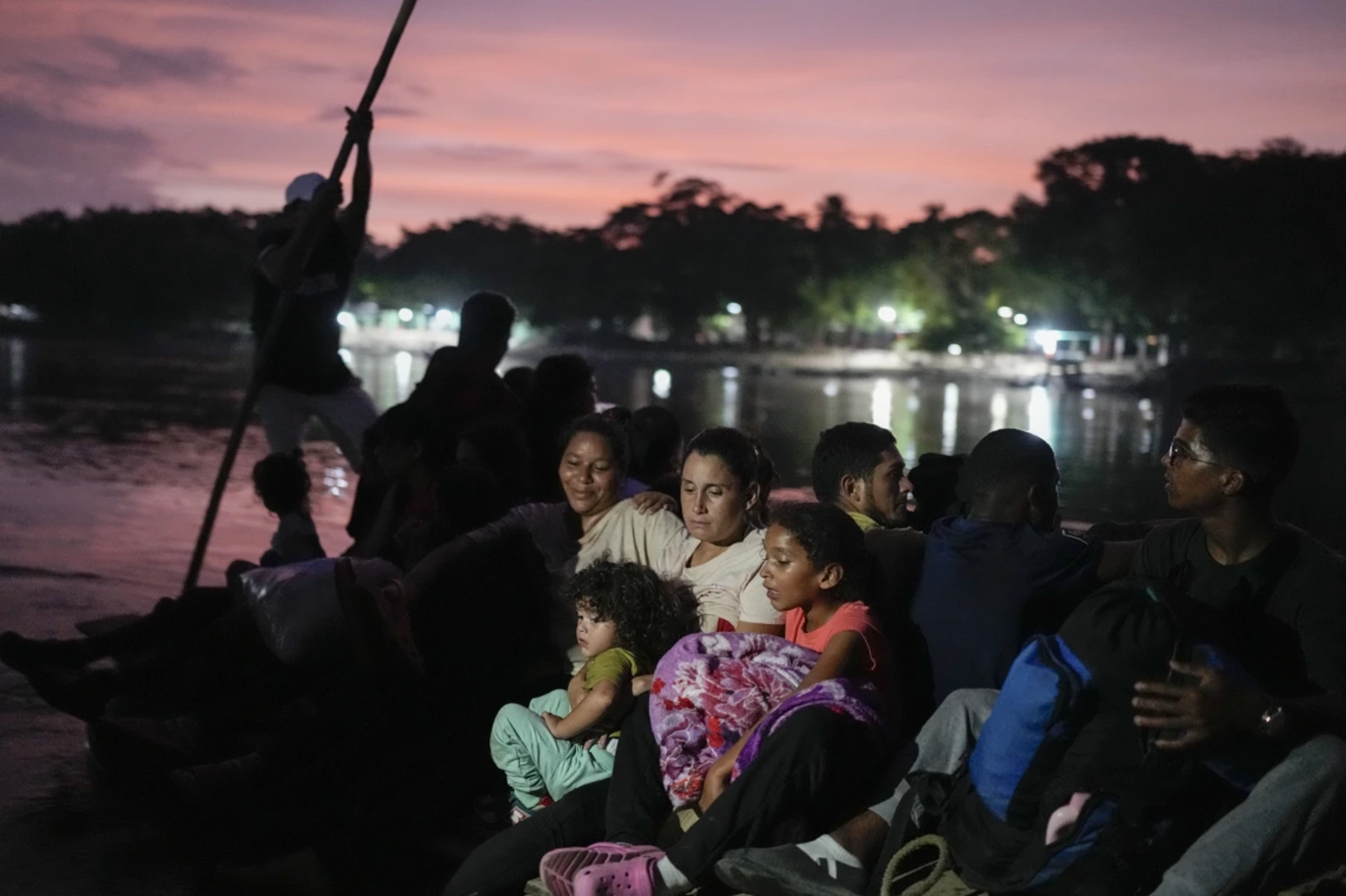 Cárteles de la droga controlan el paso de migrantes por la frontera sur de México