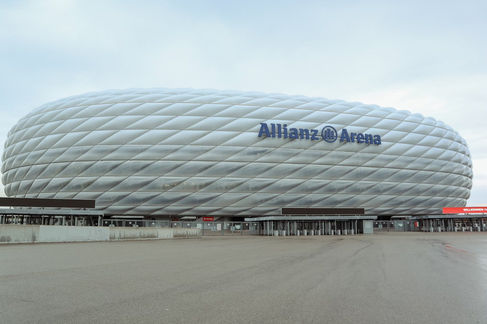 La millonaria estrategia de los clubes de fútbol al cambiar el nombre de sus estadios