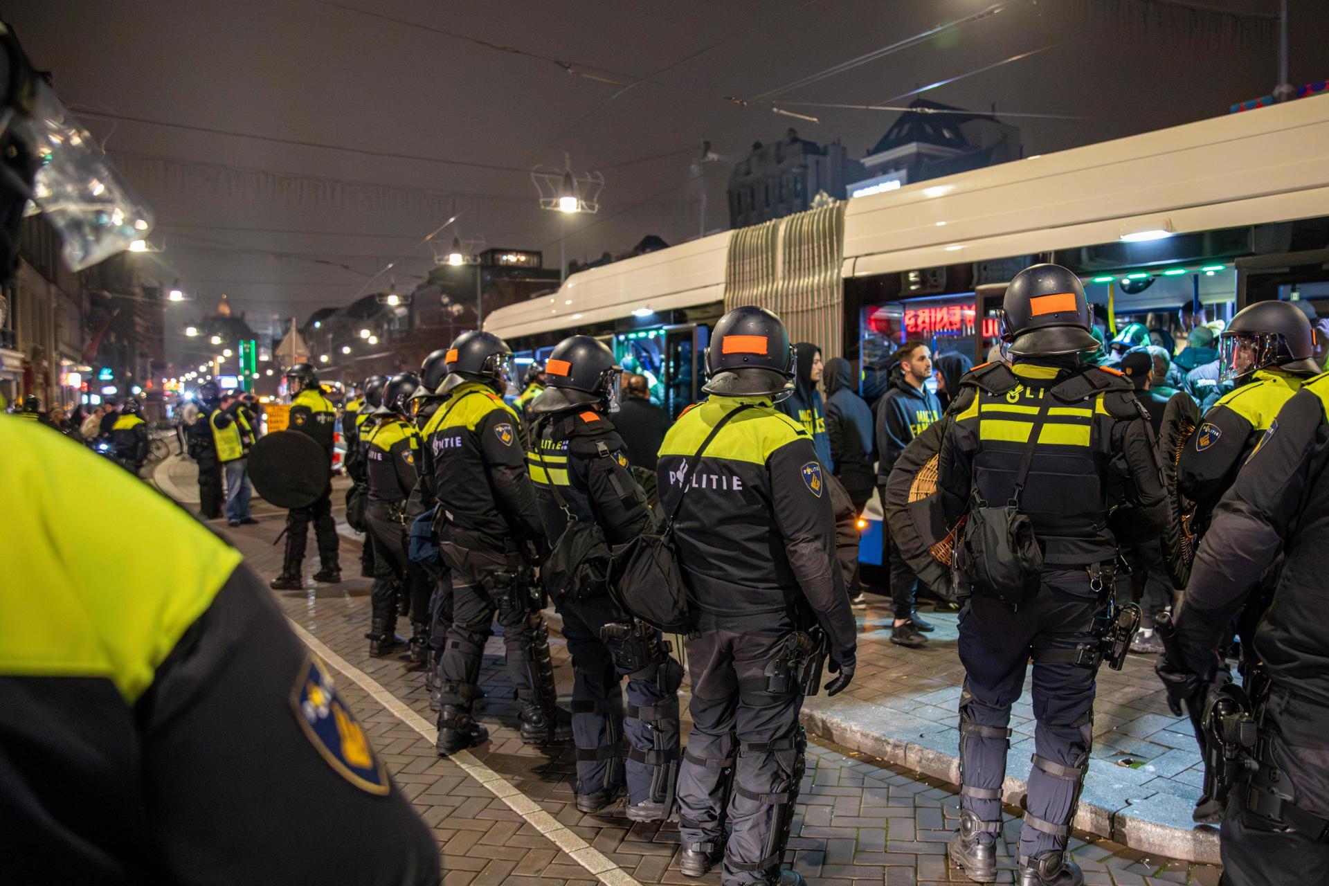 Israel to send «rescue mission» to Amsterdam following Ajax-Maccabi soccer fans clash