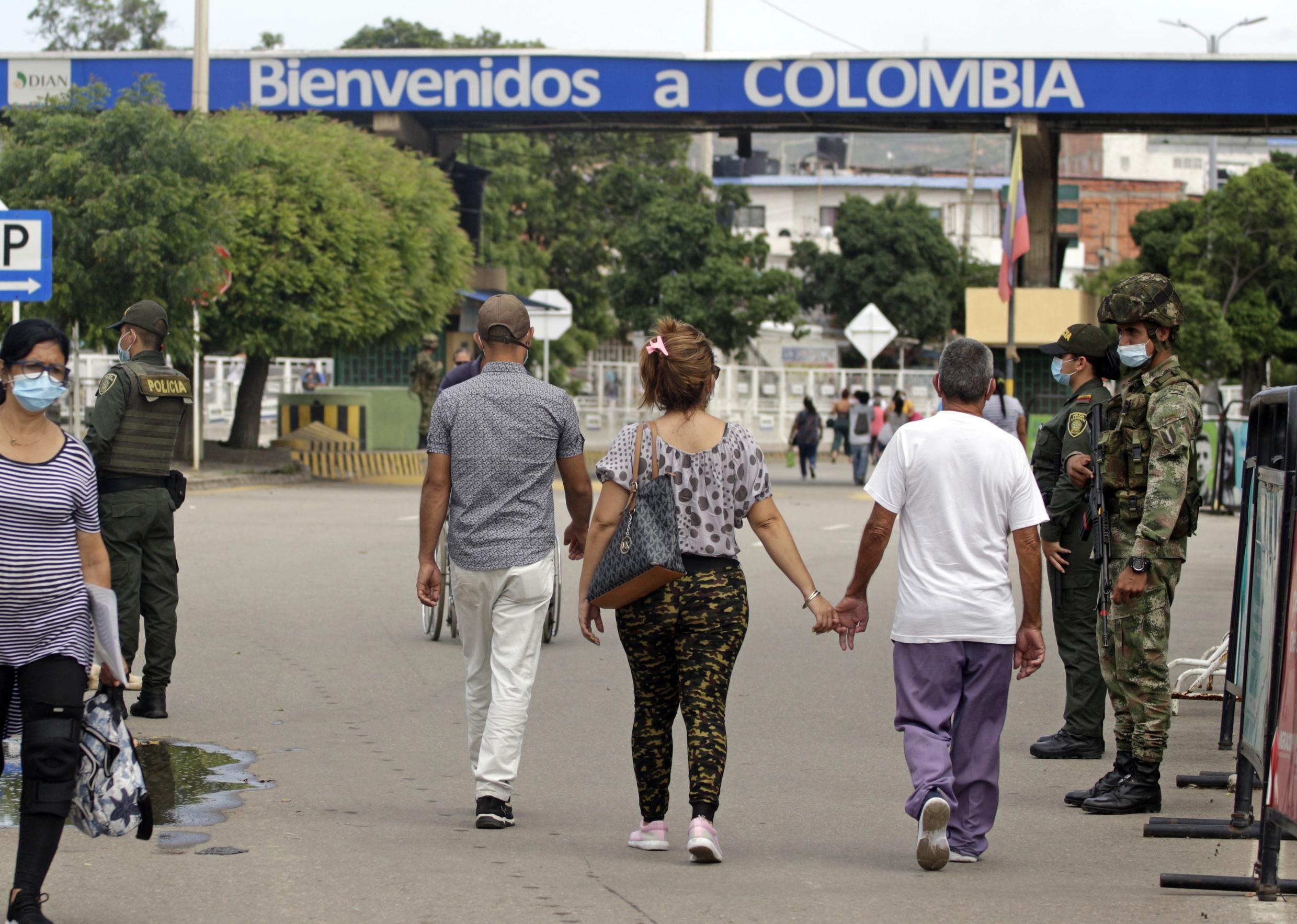 Colombia reabre fronteras terrestres y fluviales con Venezuela