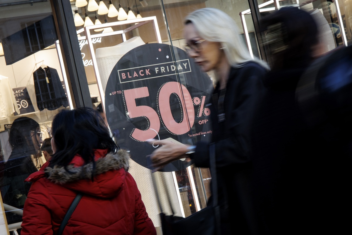 British Retail Consortium warns Christmas shopping curtailed by fall in disposable income