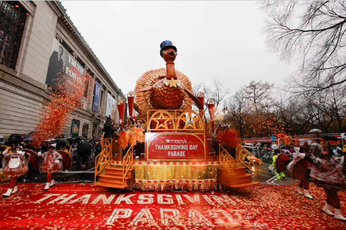 Como es tradición, la carroza con el pavo desfiló por las calles de Nueva York en el evento Foto Archivo DESTACADA