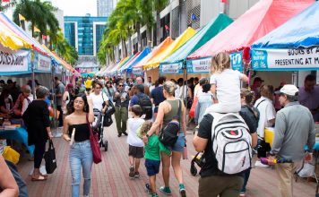 Feria del Libro de Miami comenzó con extenso programa de autores iberoamericanos