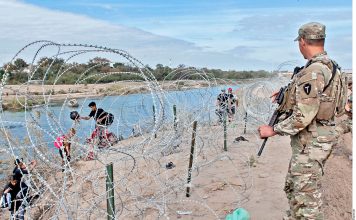 Tribunal de EE UU prohíbe a la Patrulla Fronteriza cortar la alambrada en la frontera de Texas