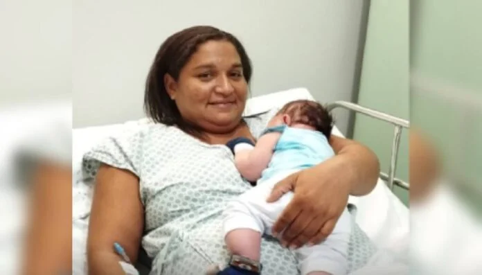 Un-bebe-considerado-gigante-nacio-en-Brasil-696×397