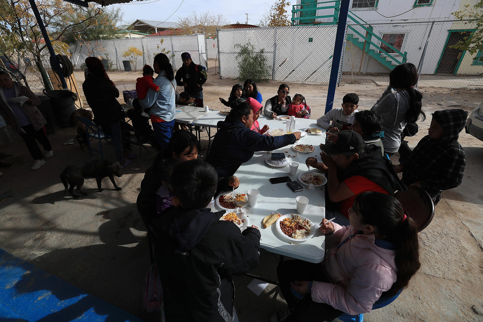 Celebran ‘Día de Gracias’ en un albergue migrante en la frontera norte de México