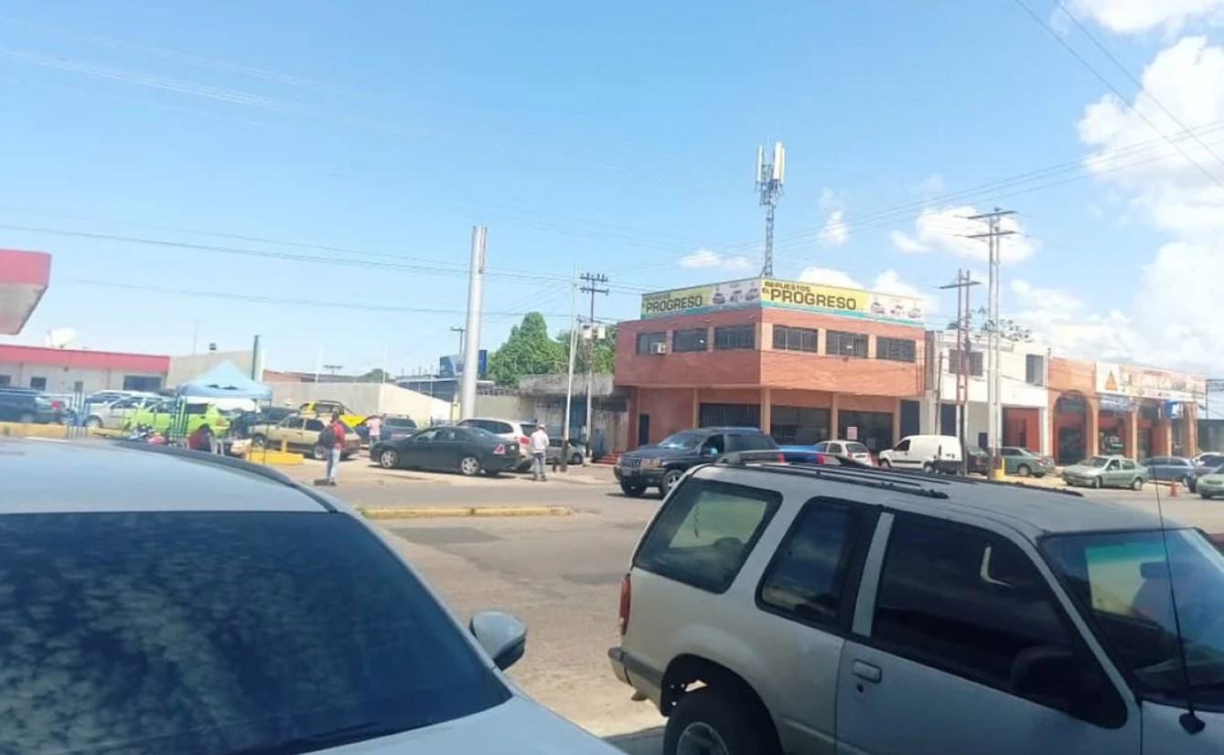 colas por combustible en Bolívar