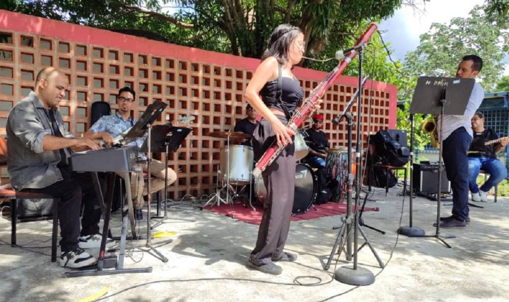 La Universidad de Carabobo celebró Día del Estudiante Universitario con música