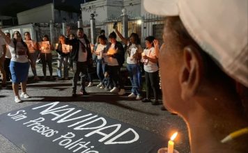 «Solo queríamos rezar»: Policías obstaculizaron vigilia de oración frente a cárcel de Tocuyito