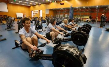 El remo para mujeres en tratamiento por cáncer de mama en el Hospital del Mar de Barcelona, España