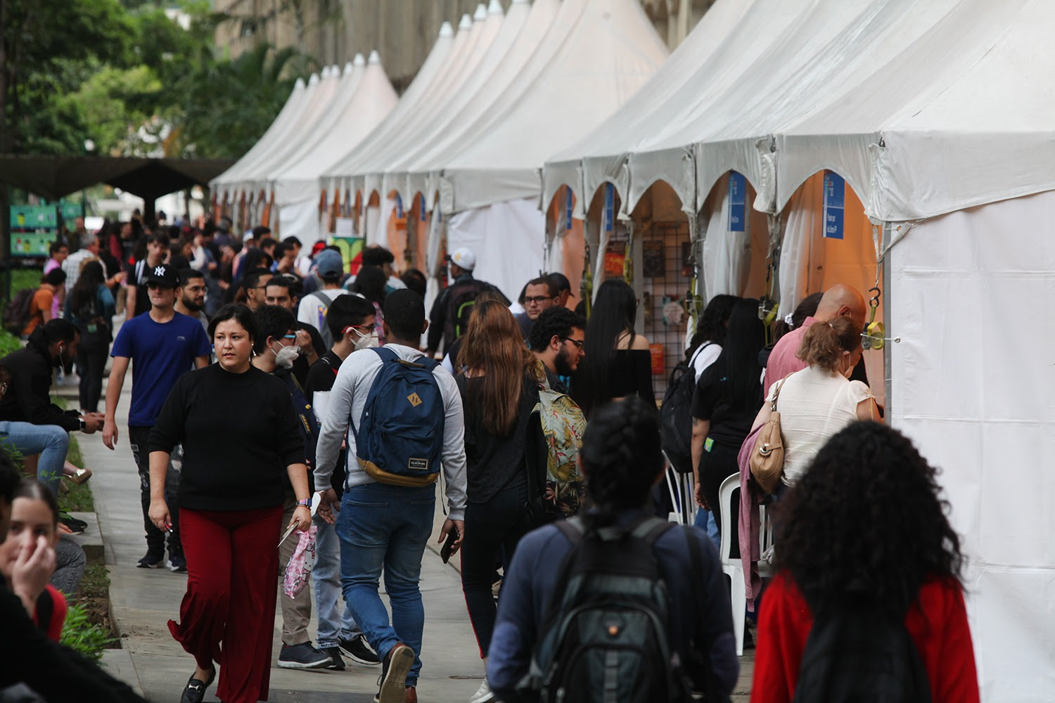 Feria del Libro del Oeste UCAB